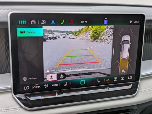 New 2025 Volkswagen Tiguan SE image 18