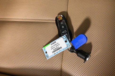 Certified 2022 Porsche Macan image 27