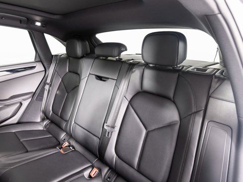 Certified 2025 Porsche Macan Turbo image 26