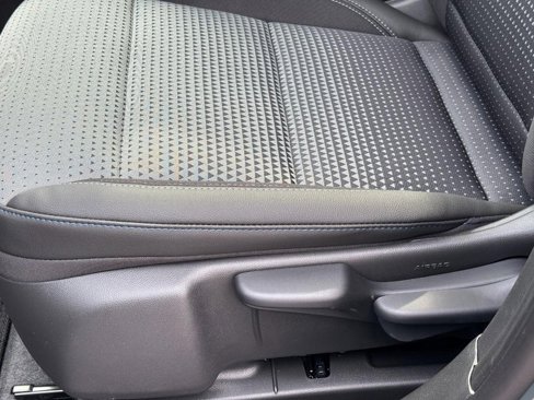 New 2025 Chevrolet Trax LT w/ Sunroof Package image 21
