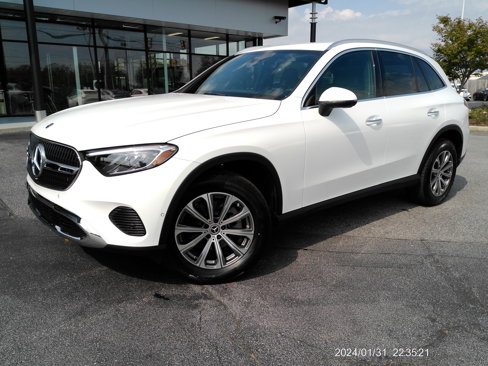 Certified 2025 Mercedes-Benz GLC 300 image 1