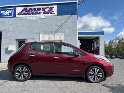 Used 2017 Nissan Leaf SV image 7