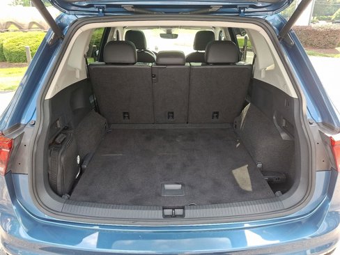 Used 2018 Volkswagen Tiguan SEL Premium image 30