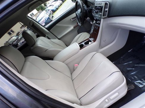 Used 2009 Toyota Venza Limited w/ Comfort Pkg image 16