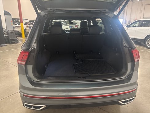 Used 2022 Volkswagen Tiguan SEL R-Line image 27