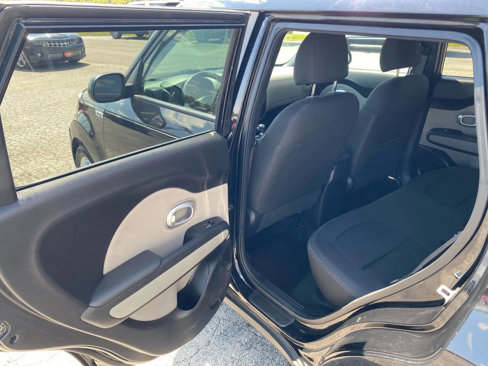 Used 2018 Kia Soul + image 23
