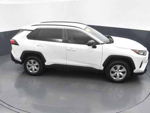 Used 2019 Toyota RAV4 LE image 14