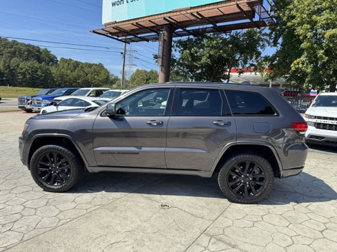 Used 2018 Jeep Grand Cherokee Altitude image 10