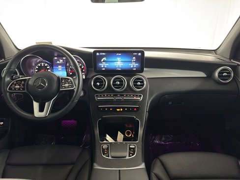 Used 2021 Mercedes-Benz GLC 300 w/ Premium Package image 16