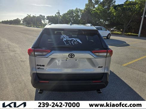 Used 2019 Toyota RAV4 XLE image 7