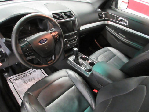 Used 2017 Ford Explorer XLT w/ Equipment Group 202A image 19