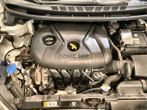 Used 2014 Hyundai Elantra SE image 25