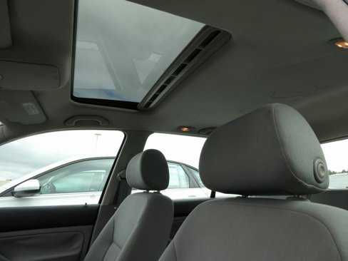 Used 2006 Volkswagen Golf GLS image 32