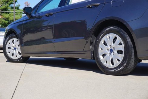 Used 2019 Ford Fusion S image 12