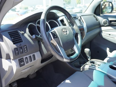 Used 2012 Toyota Tacoma PreRunner image 19