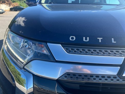 Used 2019 Mitsubishi Outlander SE image 28