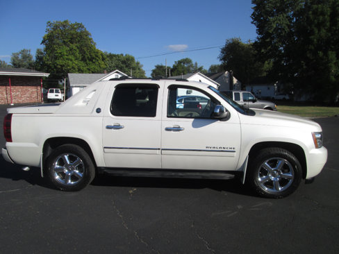 Used 2013 Chevrolet Avalanche LTZ image 5