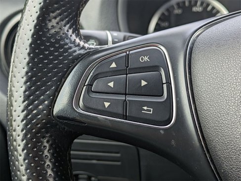 Used 2018 Mercedes-Benz Metris Passenger image 19