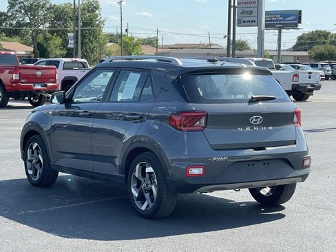 Used 2024 Hyundai Venue SEL image 5