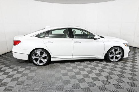 Used 2020 Honda Accord Touring image 2