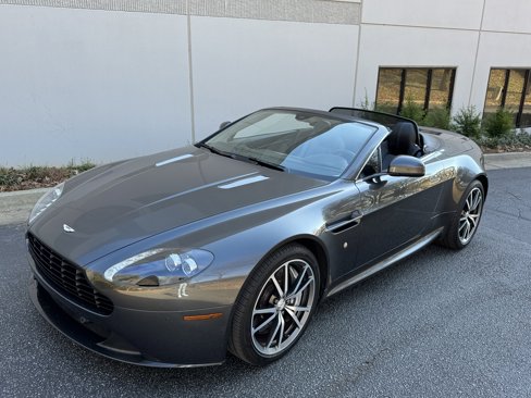 Used 2013 Aston Martin V8 Vantage Roadster image 35