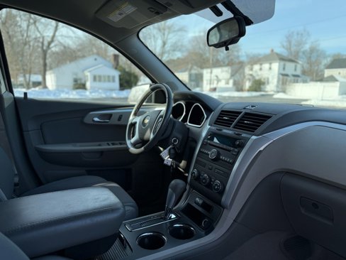 Used 2011 Chevrolet Traverse LS image 36