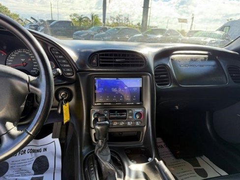 Used 2000 Chevrolet Corvette Convertible w/ Memory Pkg image 13