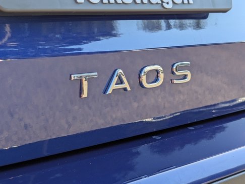Certified 2022 Volkswagen Taos SE image 30