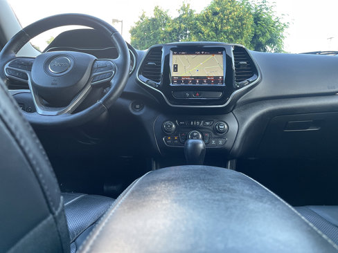 Used 2019 Jeep Cherokee Limited image 37