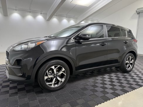 Used 2020 Kia Sportage LX w/ LX Popular Package image 3