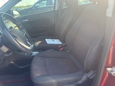 Used 2019 Chevrolet Sonic LT w/ Convenience Package image 6
