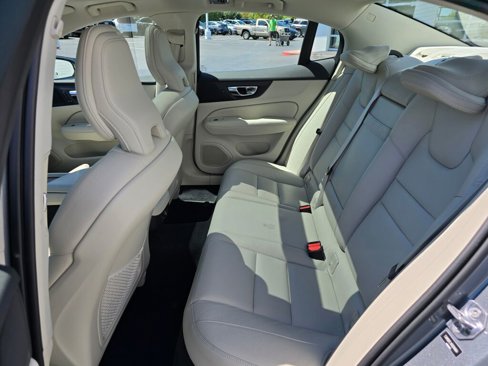 Used 2019 Volvo S60 T5 Inscription image 39