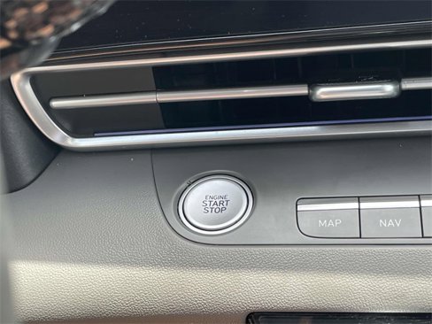 Certified 2024 Hyundai Elantra SEL w/ Convenience Package image 30