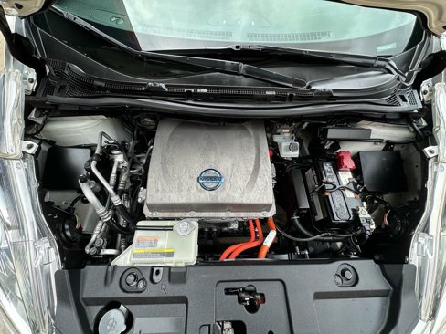 Used 2013 Nissan Leaf SV image 36