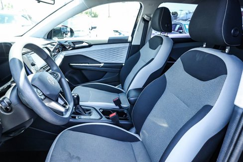 Certified 2022 Volkswagen Taos S image 25
