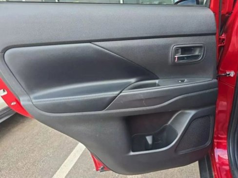 Used 2020 Mitsubishi Outlander GT image 23