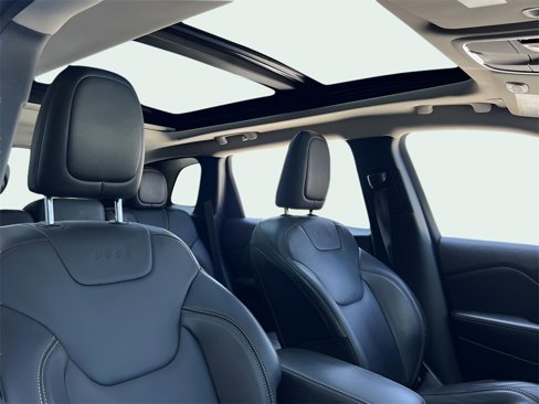 Used 2018 Jeep Cherokee Limited image 22
