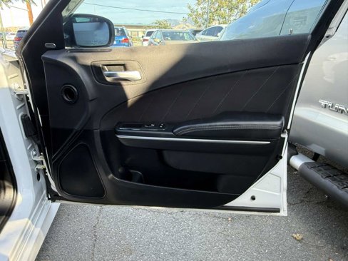 Used 2018 Dodge Charger R/T Scat Pack image 24
