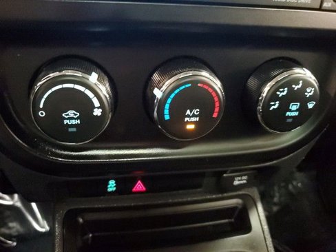 Used 2016 Jeep Patriot 75th Anniversary w/ Power Value Group image 19