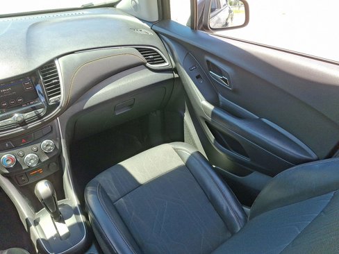 Used 2022 Chevrolet Trax LT w/ Driver Confidence Package image 15