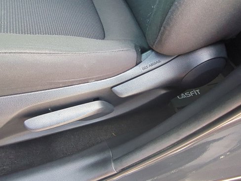 Used 2021 Toyota RAV4 LE image 16