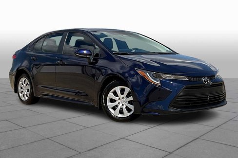 Used 2023 Toyota Corolla LE image 2