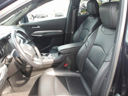 Used 2023 Cadillac XT4 Premium Luxury image 15