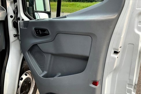 Used 2018 Ford Transit 250 130 Low Roof image 19