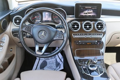 Used 2019 Mercedes-Benz GLC 300 w/ Premium Package image 20