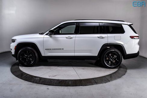 Used 2024 Jeep Grand Cherokee L Laredo image 3