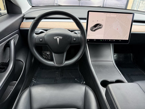 Used 2018 Tesla Model 3 Mid Range image 22