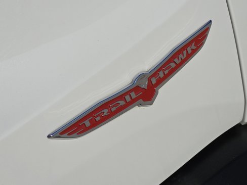 Used 2023 Jeep Renegade Trailhawk image 12