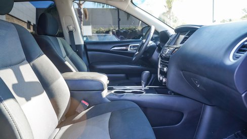 Used 2020 Nissan Pathfinder SV image 16