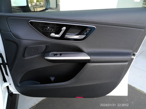 Certified 2025 Mercedes-Benz GLC 300 image 25